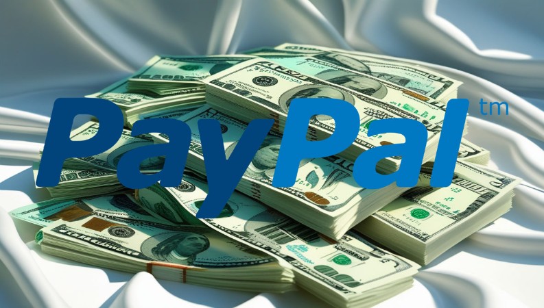 Американски долара и PayPal.