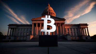 Биткойн и правителствена сграда.